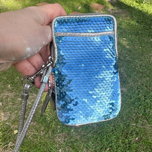 Coach Poppy Universal Sequin Limited Edition  Phone Case/Wristlet Chambray - Picture 7 of 16
